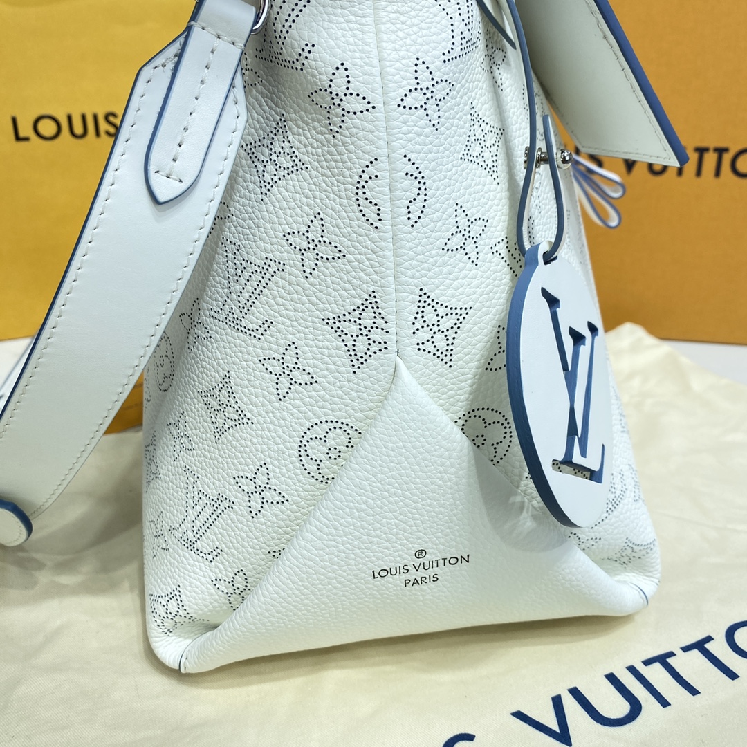 Louis Vuitton BEAUBOURG HOBO MM Mahina Handbag M58482 Snow White